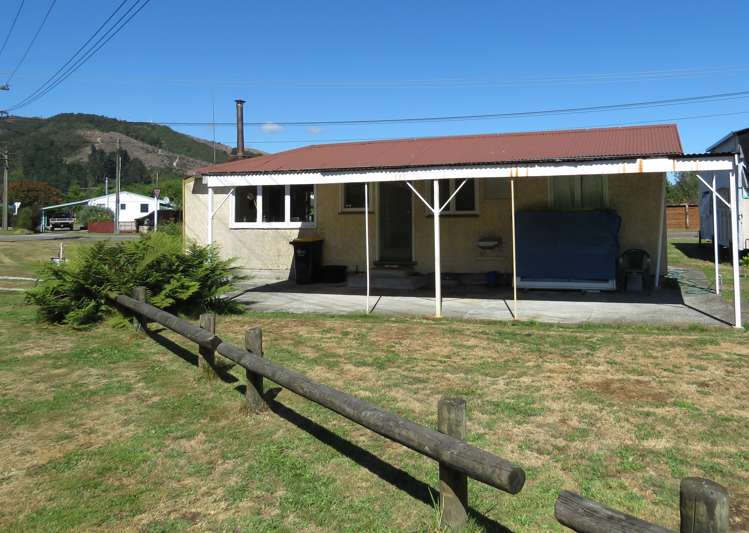 8 Walsh Street Reefton_9