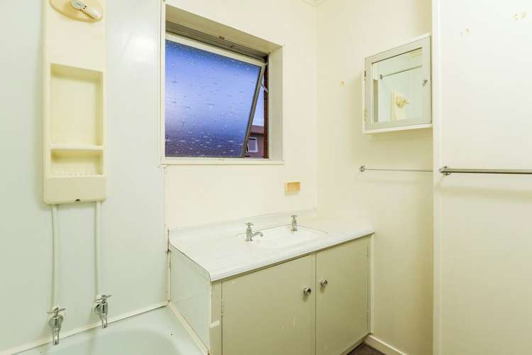 2/88 East Coast Road Milford_7