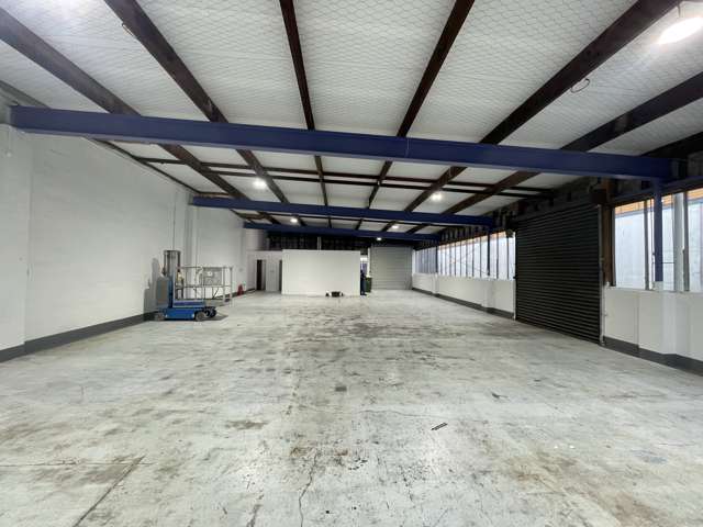 Compact Onehunga Industrial | Dual Roller Doors