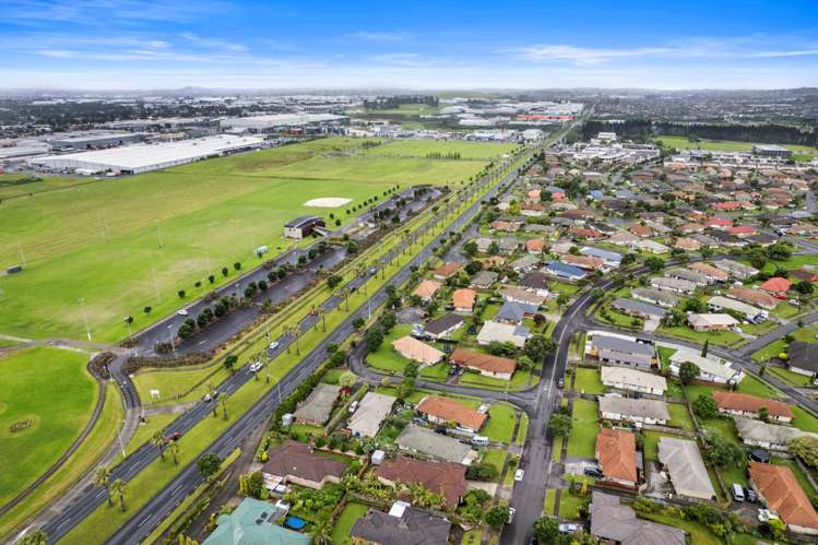 37 Robin Brooke Drive Flat Bush_19