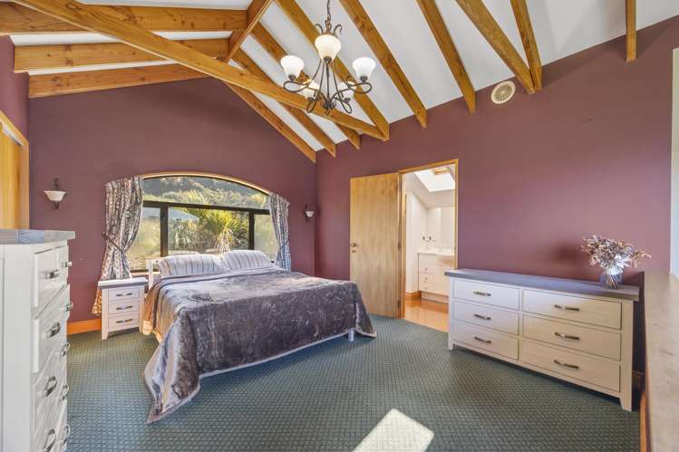 67 Manapouri St Ravensbourne_11