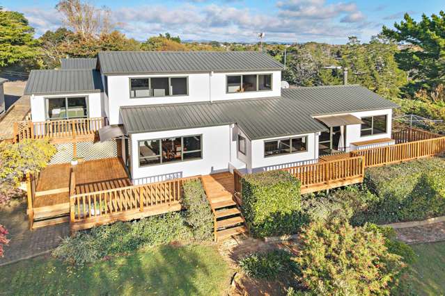 ELEVATED SCENIC SPLIT LEVEL FAMILY COMFORT