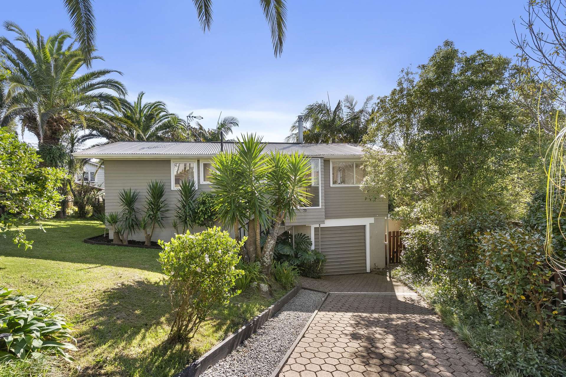 23 St Leonards Road Kelston_0