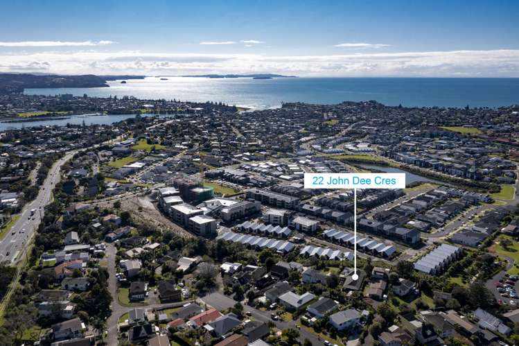 22 John Dee Crescent Red Beach_30