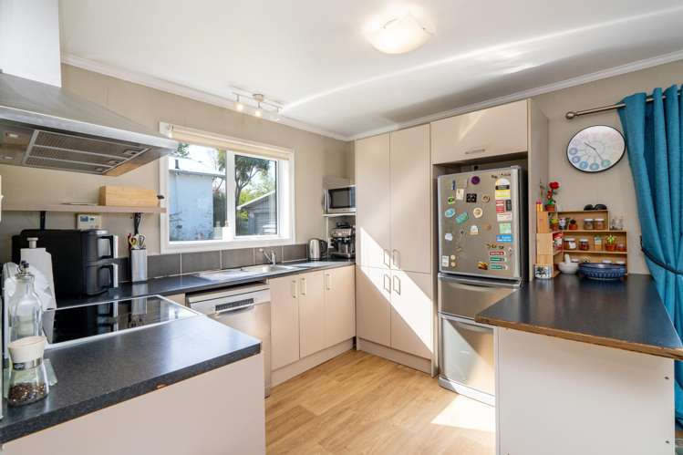 31 Lowe Street Avenal_9