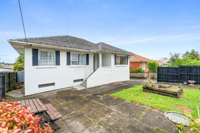 3 Bedroom with garage, large yard and lots of ...