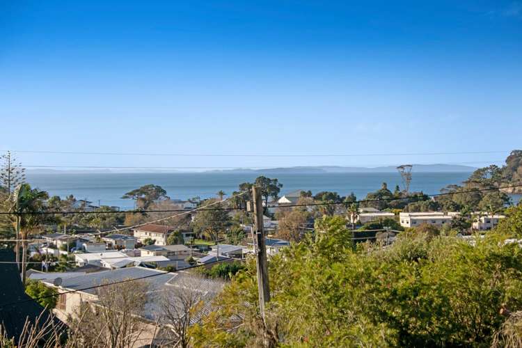 33 Surf Road Stanmore Bay_17