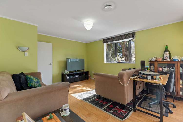 2/115 Beach Road Pahurehure_13