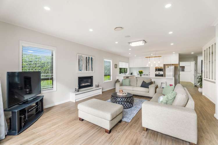 84 Intrepid Crescent Beachlands_9