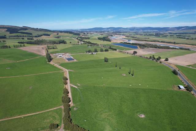 Scale dairy property with new pivot irrigation