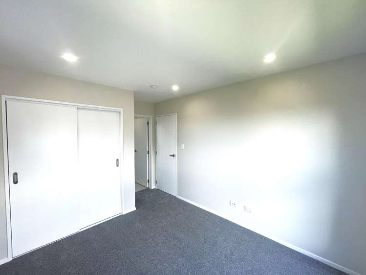 B/54 Royal View Road Te Atatu South_4