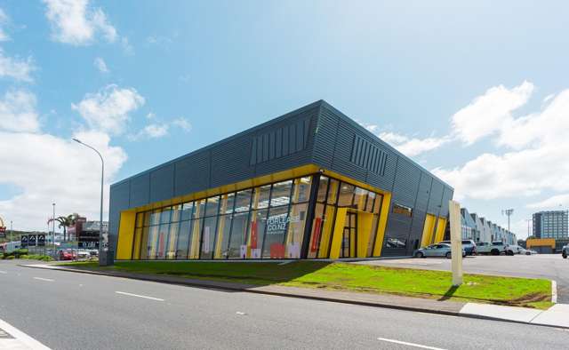 Brand new trade retail/showroom - Church Street