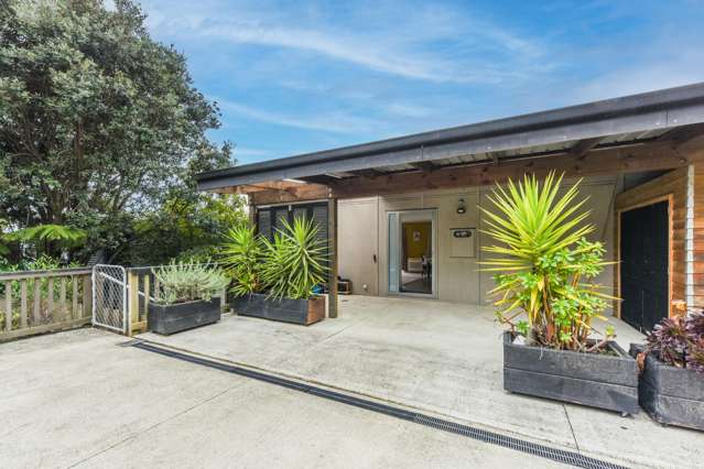 33 Jenner Road Toi Toi_1