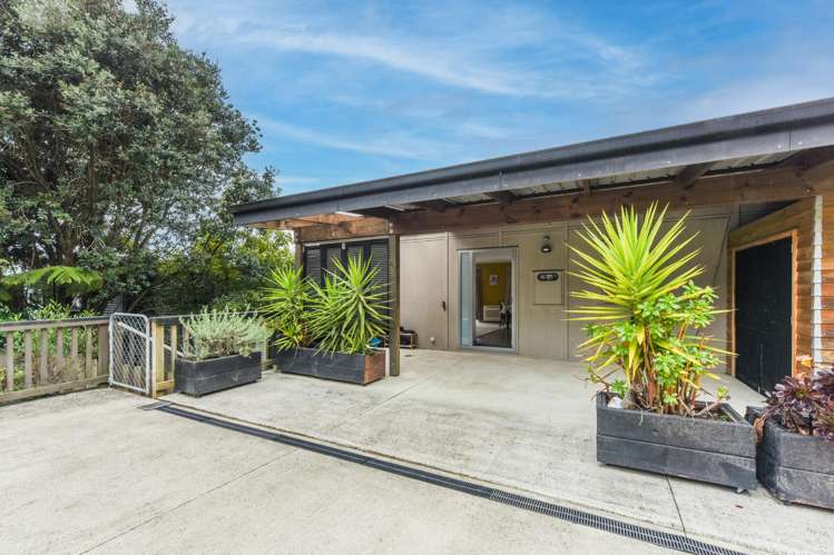 33 Jenner Road Toi Toi_1