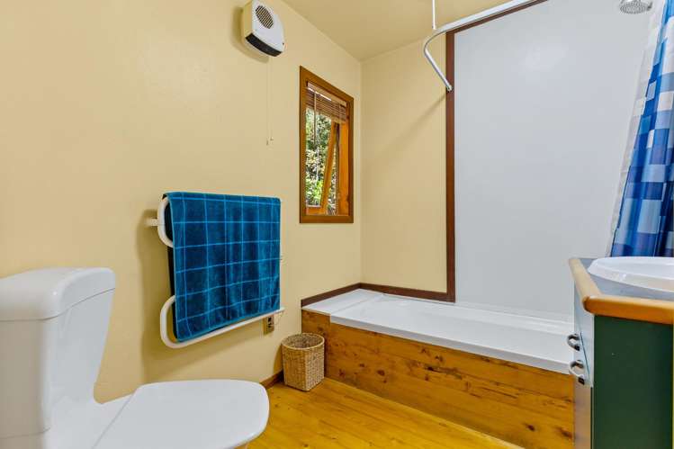 11e Longfellow Parade Glen Eden_24