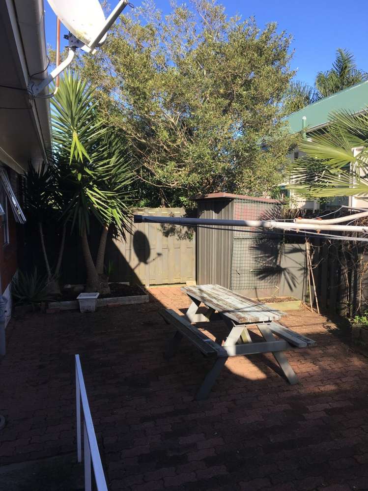 2/153 Landscape Road Mount Eden_6