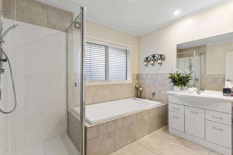 21 Brooke Ridge Rise East Tamaki Heights_16