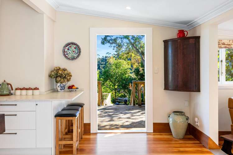193 Valley Road Muriwai Beach_12