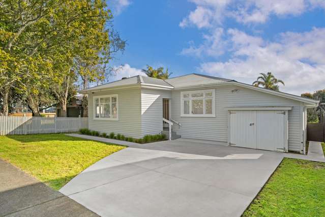 Classic Kiwi Living on 696sqm of Freehold Land