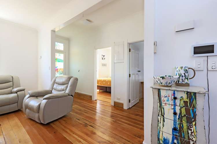 905 Willowpark Road North Mayfair_12