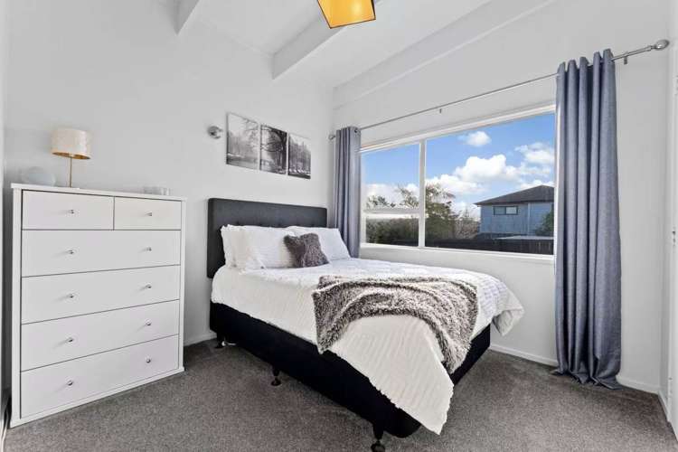 39 Willerton Avenue New Lynn_16