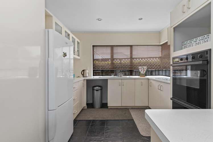 11 Kingsley Street 11373_6
