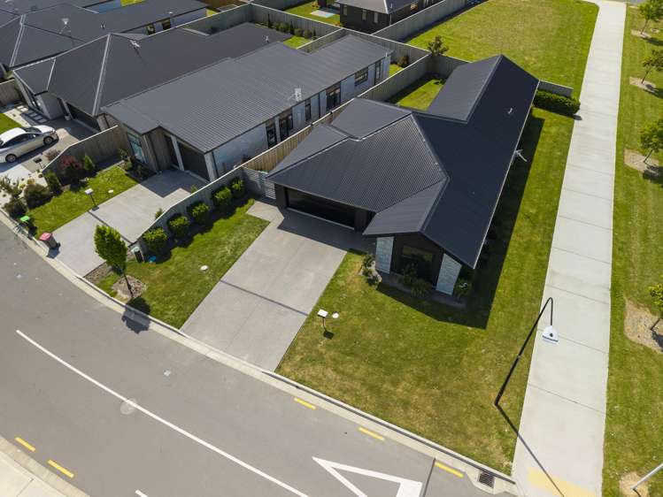 21 Oakleigh Street Woodend_17