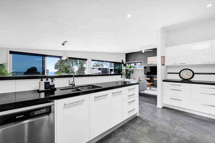 14 Shearer Drive Oakura_18