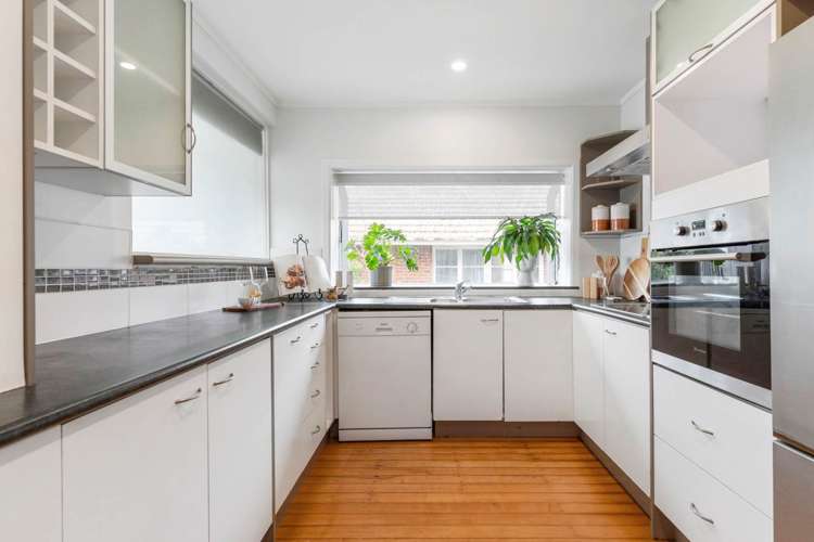 2/4 Corunna Road Milford_12