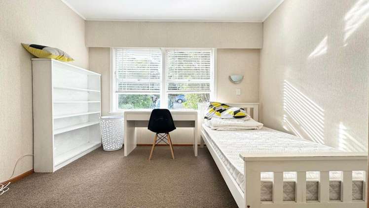 4 Easton Park Parade Glenfield_12