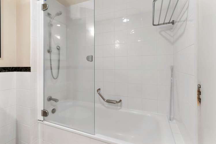 6E/100 Greys Avenue City Centre_9