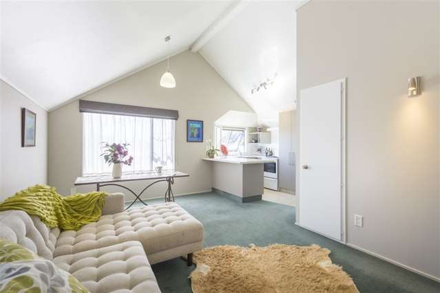 2/111 Nile Street Nelson City_1