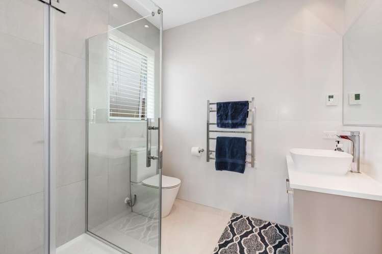 2 Bine Crescent Orewa_16