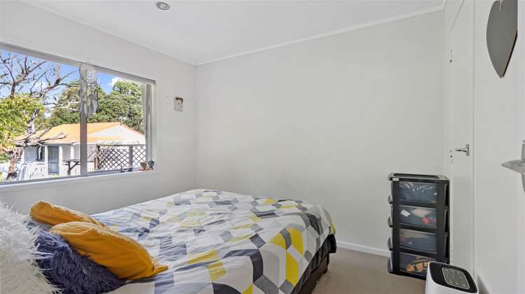 2/111 Tirimoana Road Te Atatu South_8