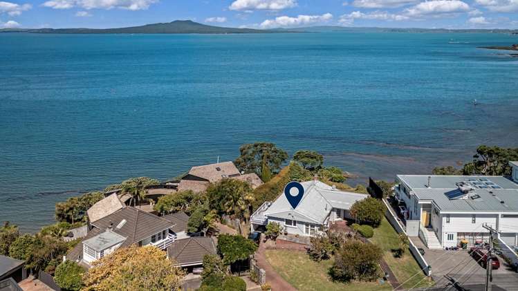 49 Beach Road Castor Bay_30