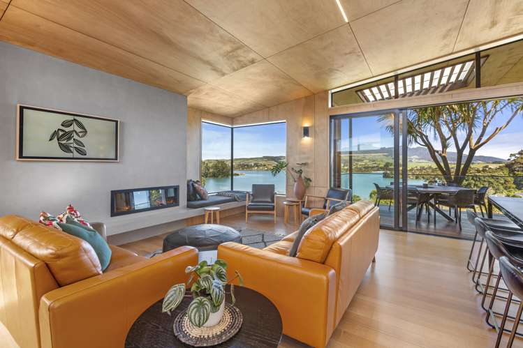 21 Point Street Raglan_13