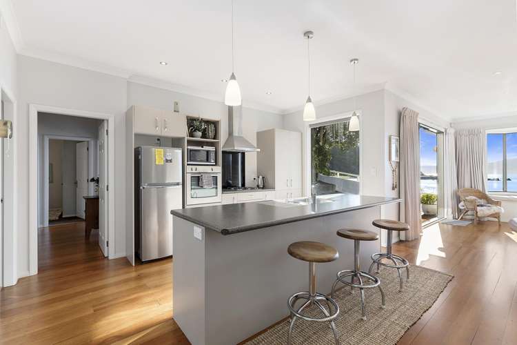 493 Karaka Bay Road Karaka Bays_9