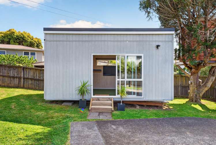 77 Vodanovich Road Te Atatu South_15