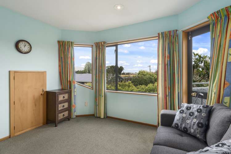 10 Netherby Lane Shirley_6