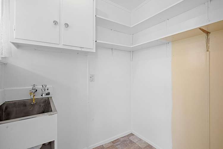 19 Oudenarde Street Renwick_13