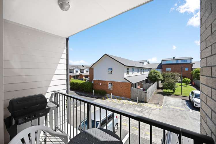 29 Chiefs Court Hamilton East_16