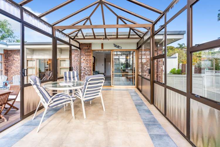 94 Glenmore Road Sunnyhills_31