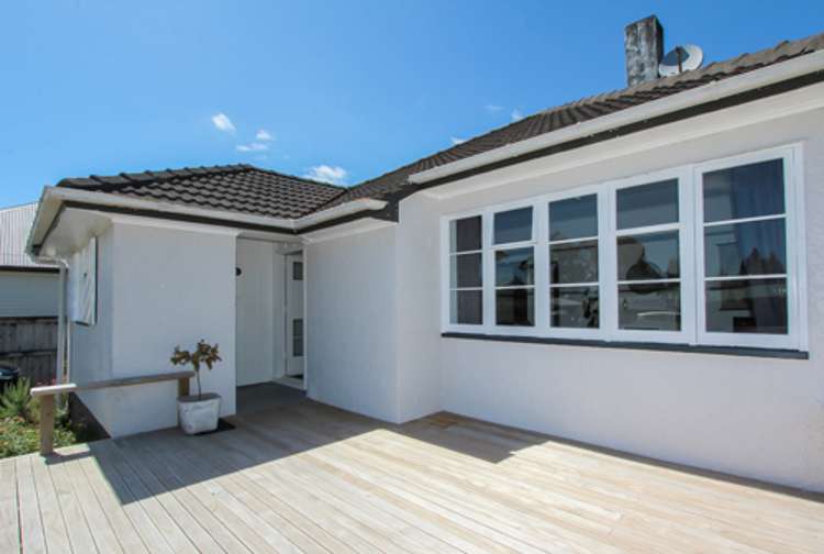 2 Bains Avenue 1074_2