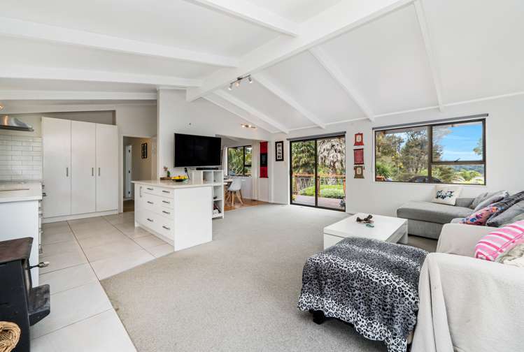 673 Huia Road Parau_19