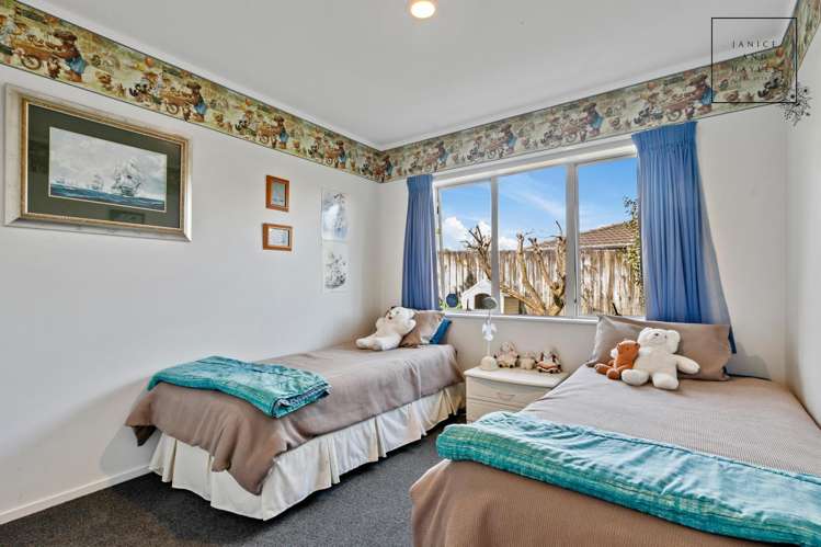 27 Trossach Place Wattle Downs_9