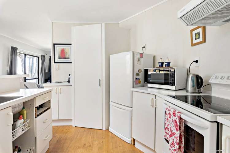 2/2 Monaco Place Mount Wellington_6