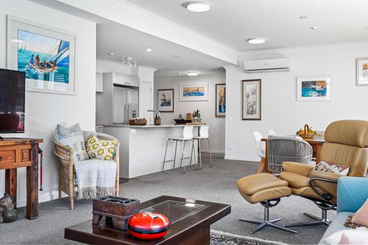 90 Eaves Bush Parade Orewa_10