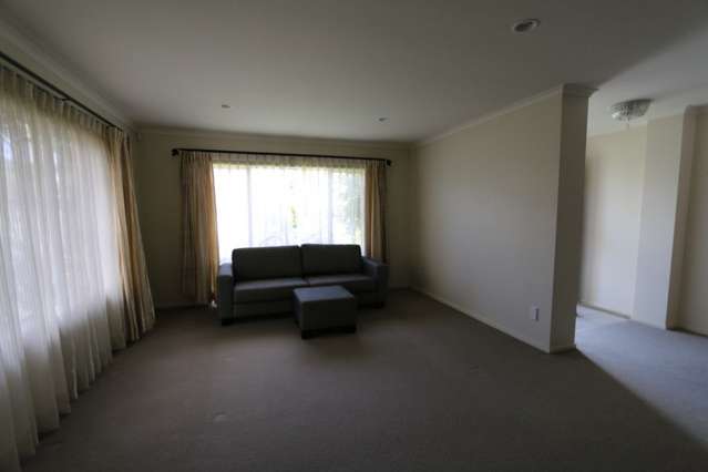 60 Salford Crescent Flat Bush_2