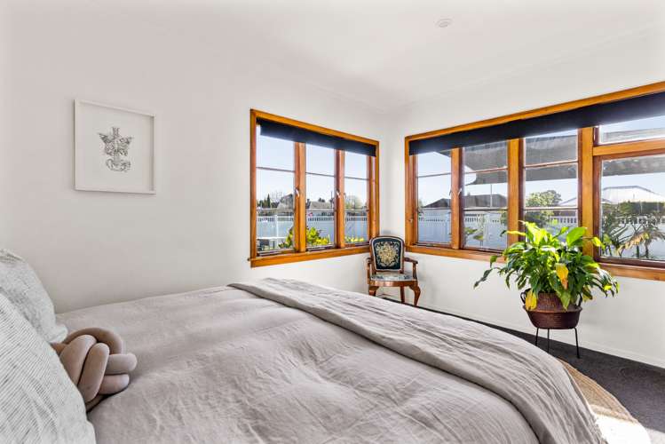 709 Grove Road Mayfair_10