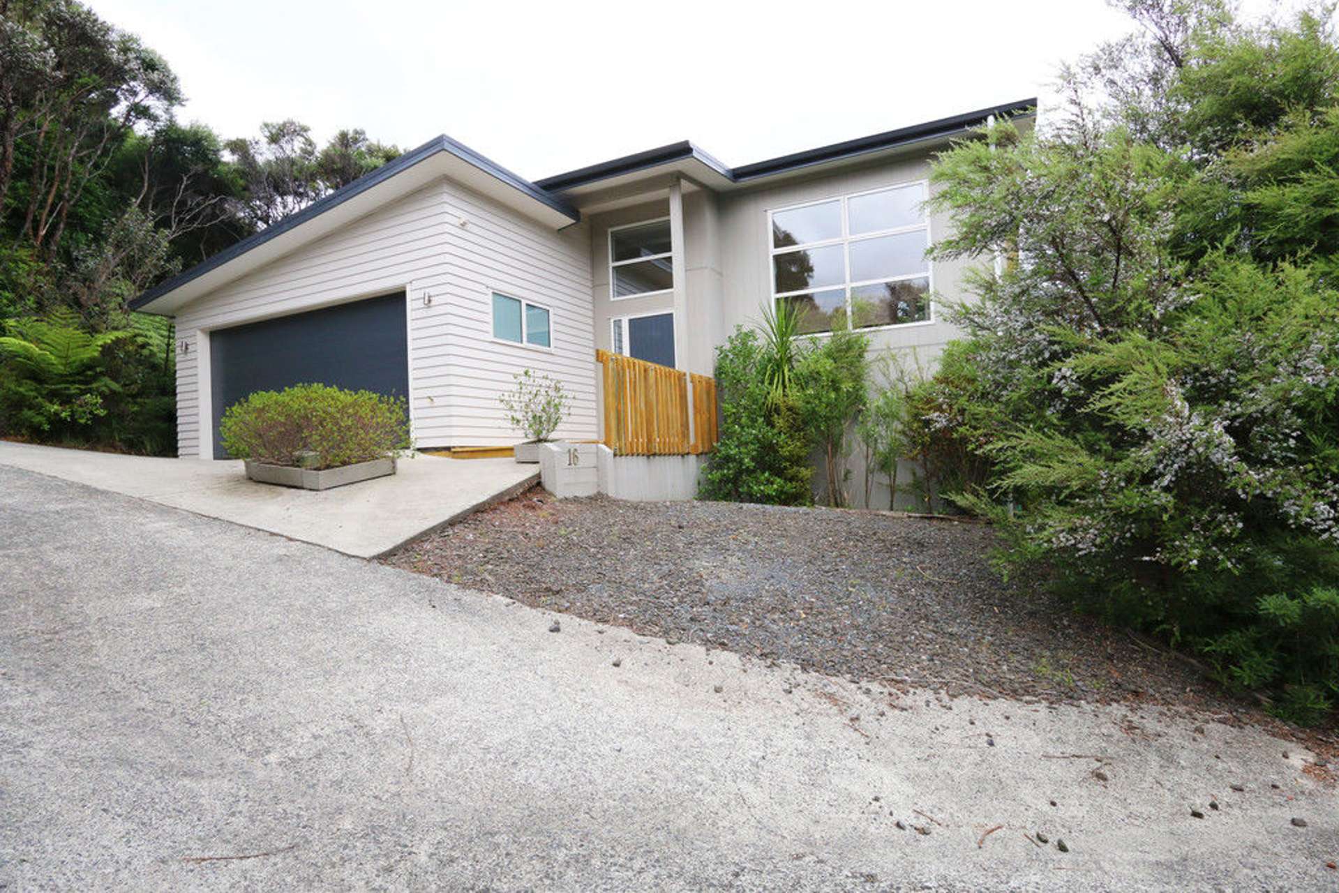 16 Kilgour Terrace Huia_0